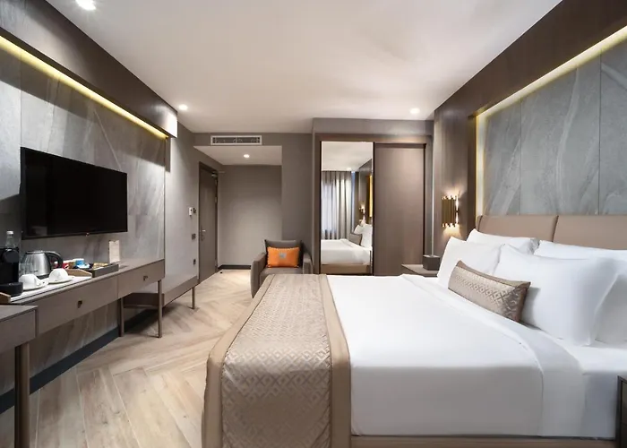 Motto By Mula Hotel 4*