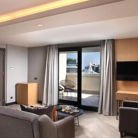 Motto By Mula Hotel