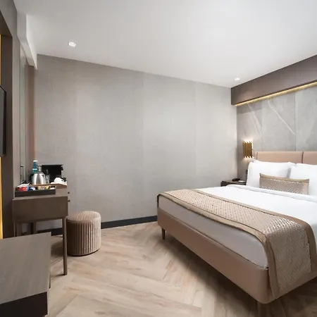 Motto By Mula Hotel