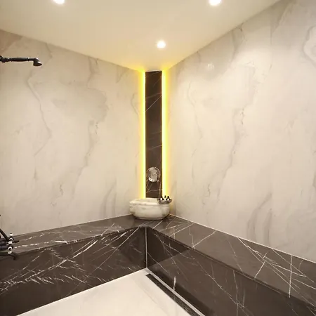 Motto By Mula Hotel